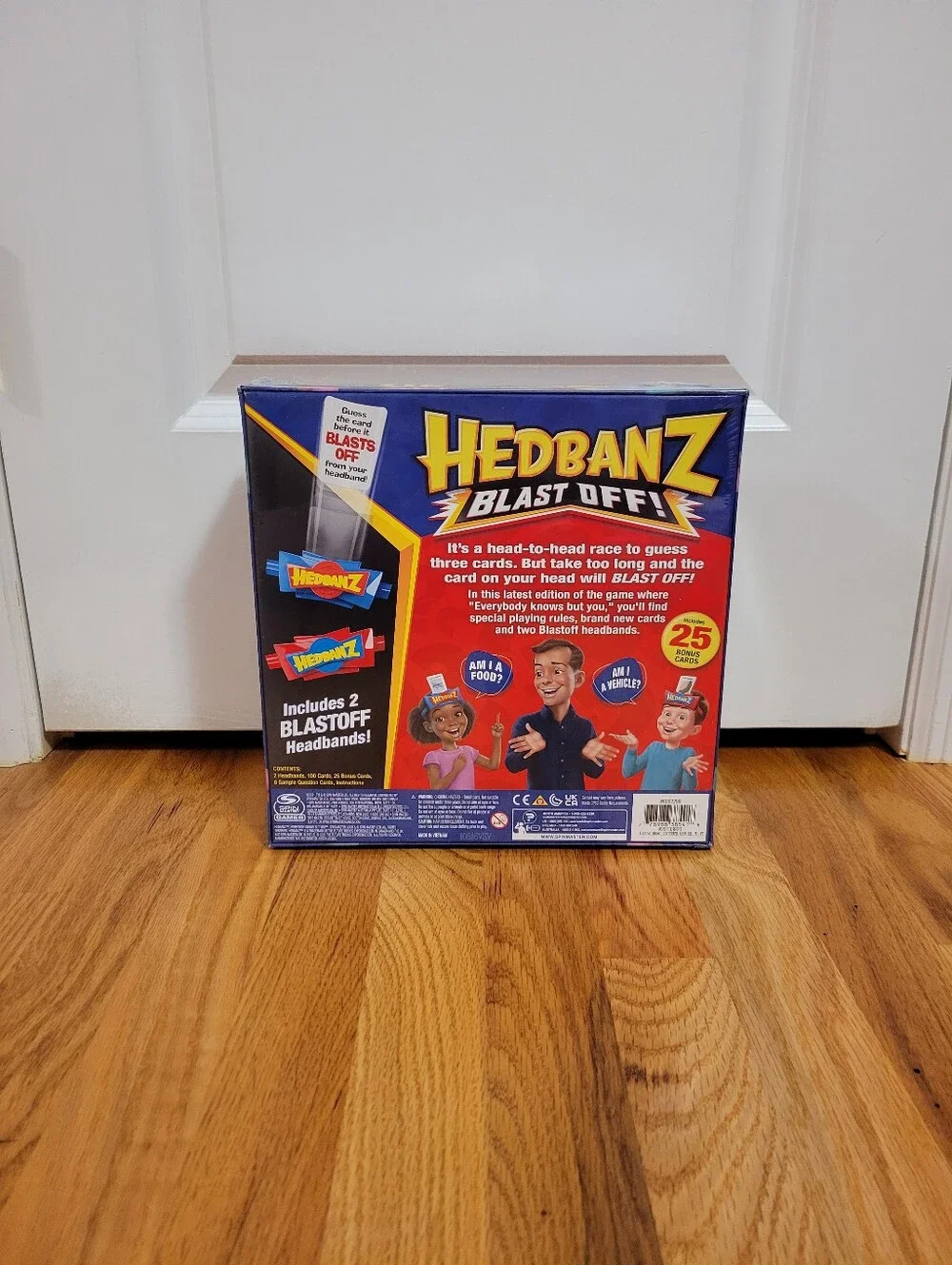 NIB Spin Master Hedbanz Blast Off! Family Board Game